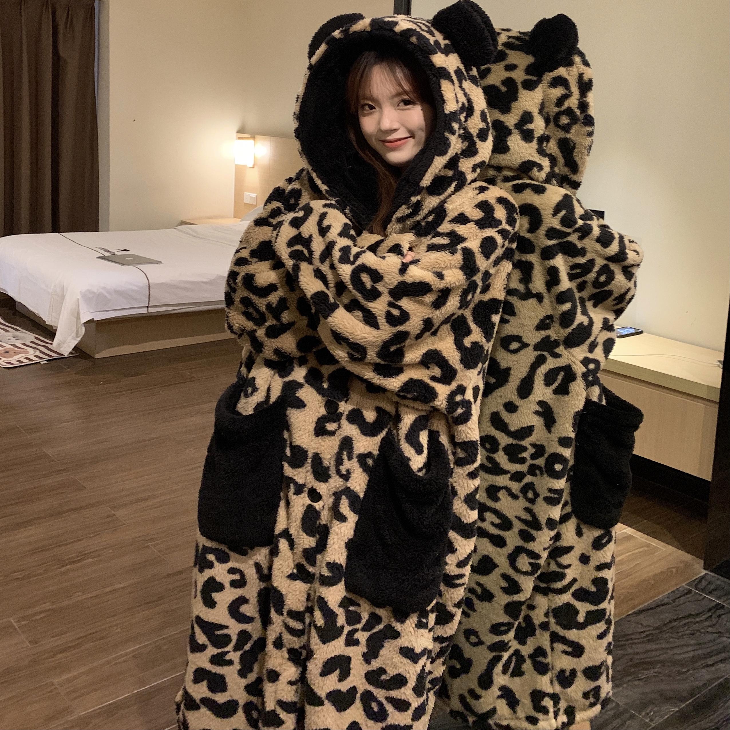 かわいいクマヒョウ柄コーラルベルベットナイトガウン女性用2024年秋冬ベルベット厚みのあるホームウェアパジャマセット