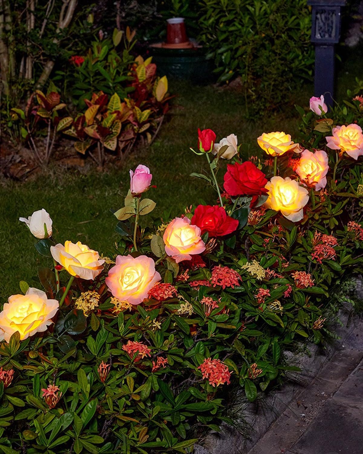 AOVOCO ローズソーラーライト ガーデンライト ソーラーライト 暖色 屋外 IP65防水 かわいい おしゃれ ガーデニング 埋め込み式 自動点灯/消灯 省エネ 芝生 花壇 庭 歩道 通路 玄関 テ