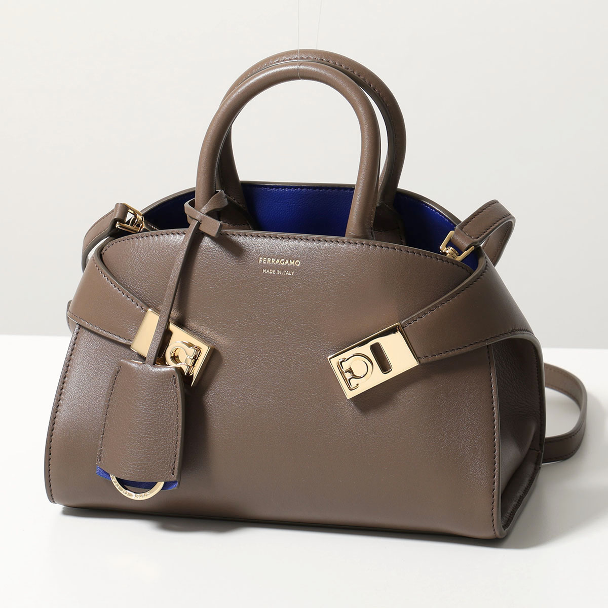 FERRAGAMO フェラガモ ハンドバッグ HUG MINI BICOLOR ハグ ミニ バイカラー 21 5975 レディース ガンチーニ キーリング付き 鞄 024