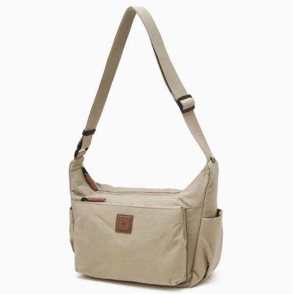 AK Bundang店 ハンドバッグ ベージュ ナイロン ホーボー型クロス DBBA5FG32I2