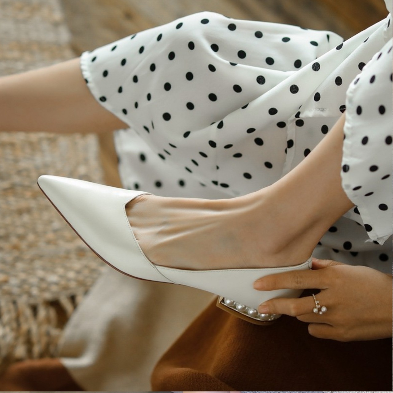 パールヒール パンプス ローヒール ポインテッドトゥ 歩きやすい パール PU 大人可愛い 上品 おしゃれ エレガント きちんと感 大人っぽい 女っぽ 個性的 無地 春 秋 入学式 入園式 卒業式