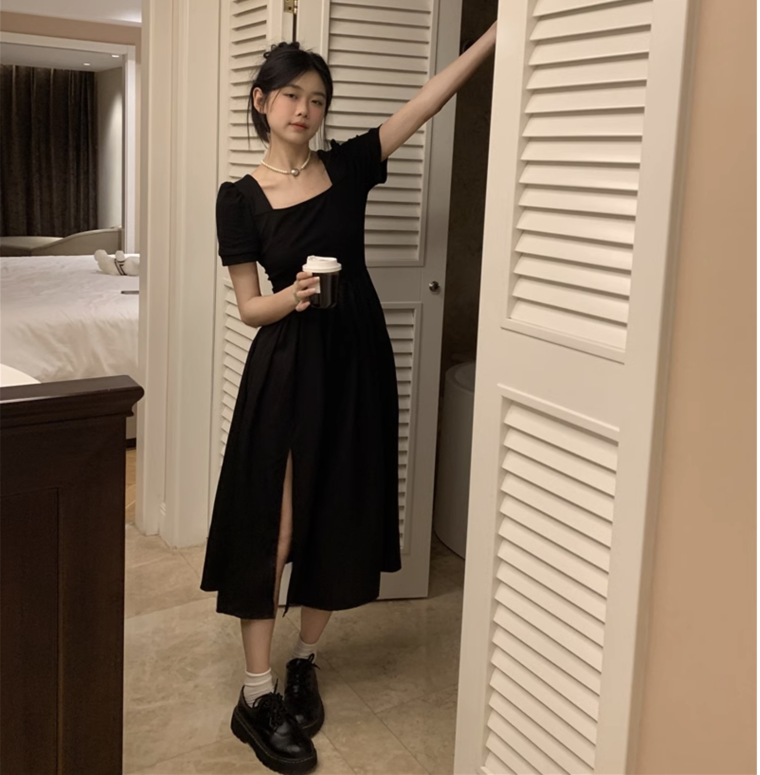 個性的 春 服 夏 服 ワンピース ワンピドレス フレアワンピース ミモレ 袖あり 半袖 パフスリーブ 二の腕カバー スクエアネック ノーカラー フレア セミフレア Aライン サイドスリット