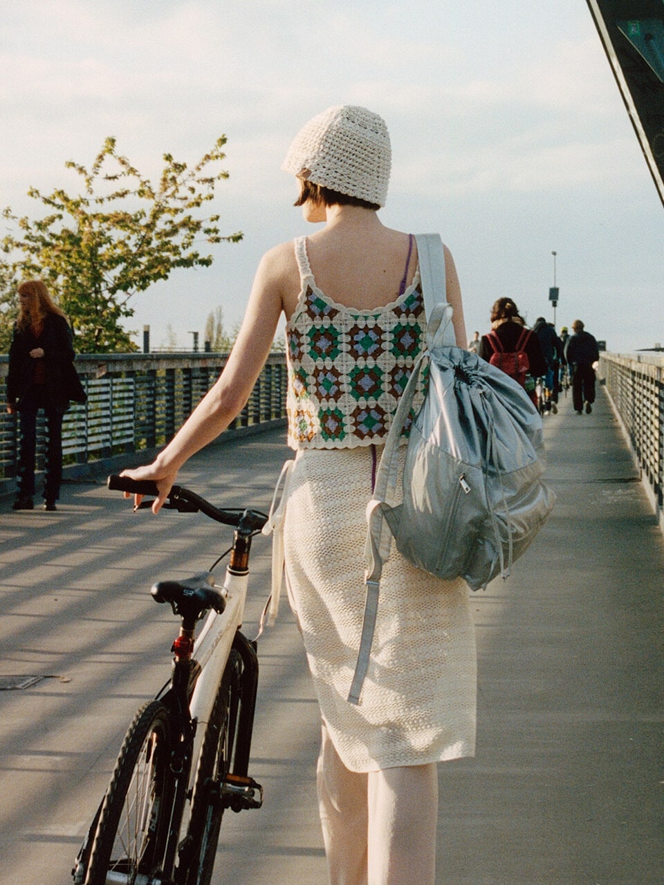 シルバーのレイヴイリーナバックパック UB3SC019 15