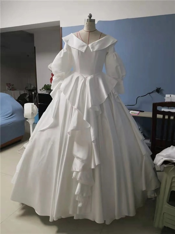 ウエディングドレス ホワイト 短トレーン エレガント 花嫁/ブライズメイド/結婚式/披露宴/