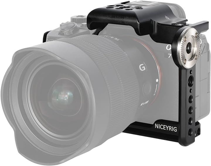 フルカメラケージ Sony A7M4 / A7IV Alpha 7R Vに専用 アルミニウム合金 ハンドグリップ クイックリリース 超拡張性 Arri規格のネジ穴がある -505