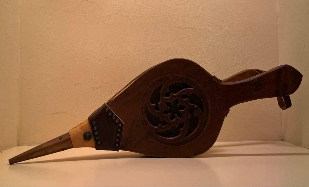 木製皮袋型吹子 薪起こし道具 装飾彫刻入り 置物 インテリア