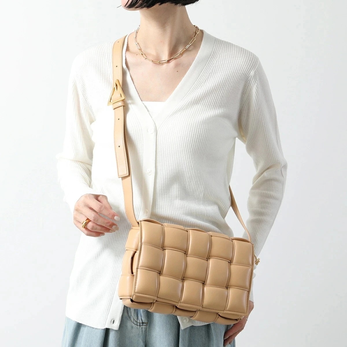 BOTTEGA VENETA ボッテガヴェネタ ショルダーバッグ パデッド CASSETTE カセット 591970 VCQR1 クロスボディバッグ レザー 鞄 2700