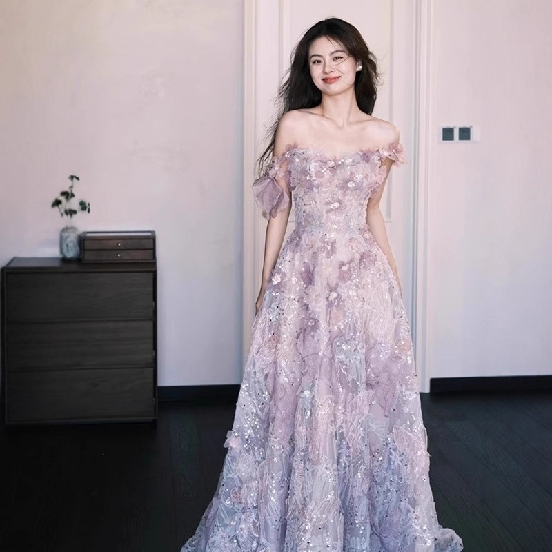 紫の婚約ドレスモーニングローブフランス風の誕生日のお祝い成人式芸術試験の晩餐会見事なイブニングドレス司会者