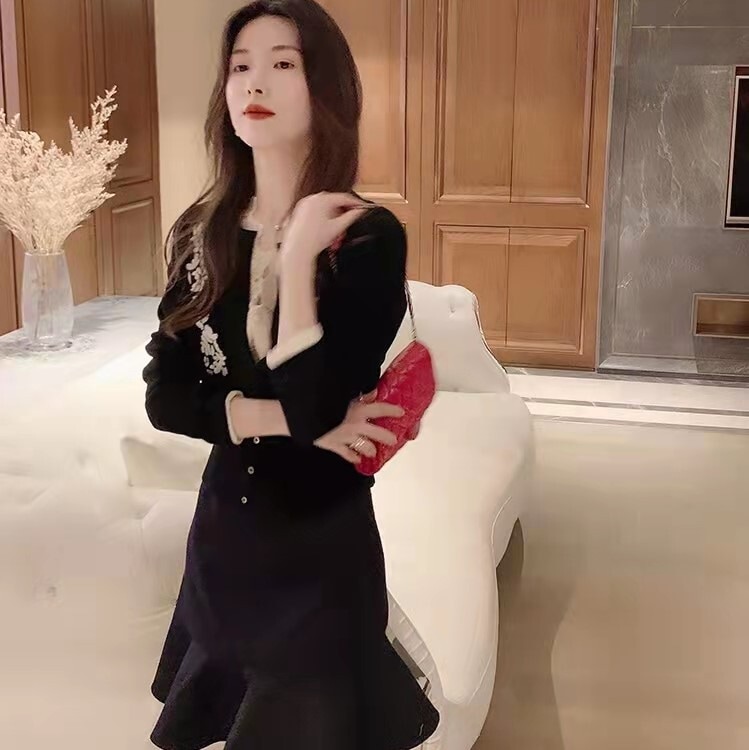 Vネックカーディガン ブラック トップス カーディガン スリム 細身 ストレート スマート かわいい 5,433円