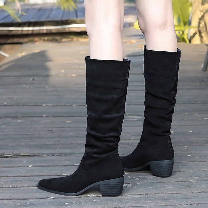 ギャザーロングブーツ　レディース　フェイクスエード　ポインテッドトゥ　美脚　裏起毛　防寒　シューズ　チャンキーヒール　ブラック　大きいサイズ