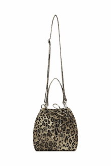 韓国人気ブランド【DEINET】D STITCHパッド入りミニバッグ Qoo10 | 「DEINET」のブランド検索結果(人気順)：DEINET買うなら