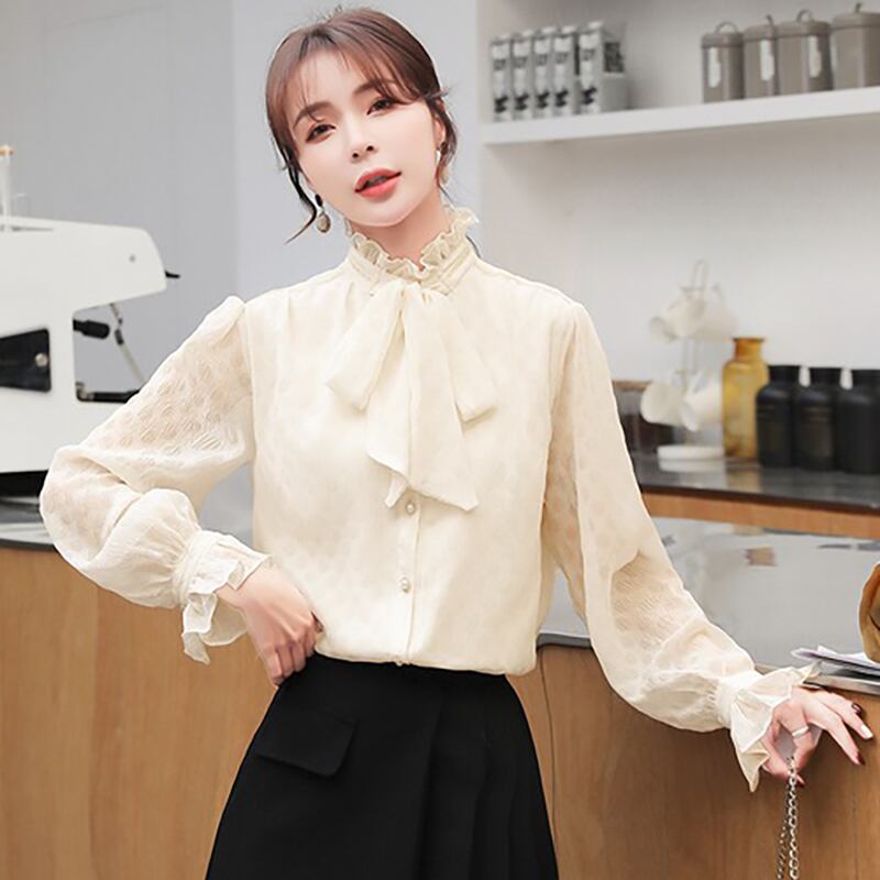 フリルネック ボウタイブラウス トップス ブラウス l 長袖 パフスリーブ ハイネック シフォン フリル 前開き 透け感 かわいい 大人可愛い きれいめ シンプル カジュアル 大人 上品 おしゃ