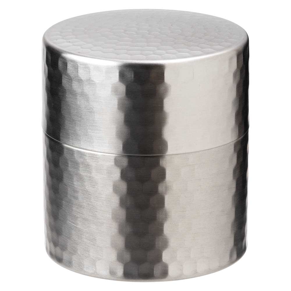 ステンレス茶筒　槌目つや消し（小）高さ7.8cm　落ち着きのある金属の質感　汚れがつきにくく清潔　茶葉の風味が長持ち　新潟県の金属製品