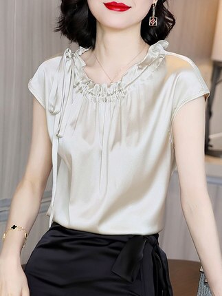 カットソー レディース 半袖 リボン 光沢感 セクシー 存在感 上品 かわいい 大人可愛い きれいめ シンプル おしゃれ 無地 夏 ママ お出かけ デート パーティー ホワイト ブルー トップス