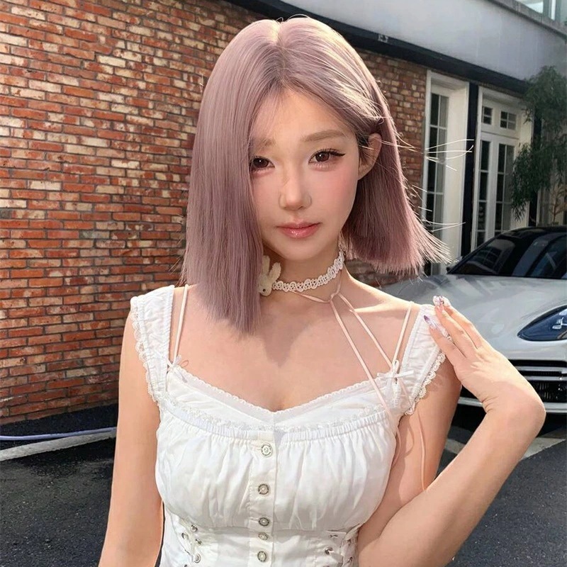 前髪レース ストレートウィッグミディアム ライトパープル ショート ストレートウィッグ長さ12インチ日常使いに最適な自然で現実的なウィッグ