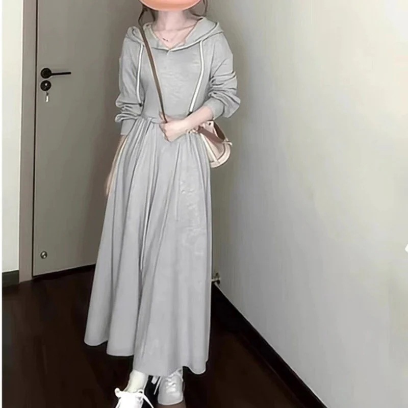 【急速出荷!】秋冬の新気質キャップ付き衛衣ワンピース女性デザイン感ベルトウエストを収めたスリムなミディアムスカート