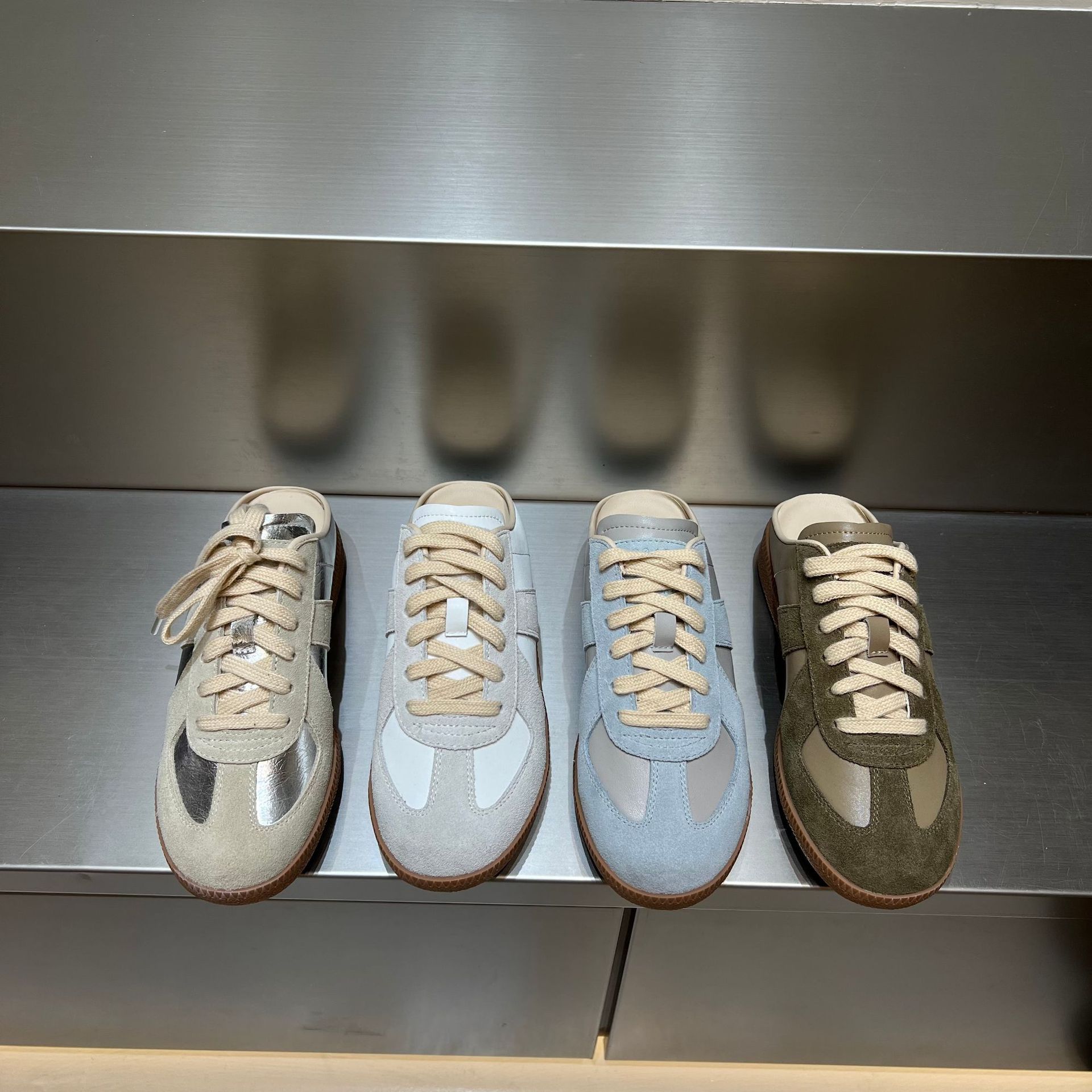 ディクスンシューズ女性の太いソール丸い丸いつま先ハーフタウシングルシューズ2024春と夏の新しい汎用性のある韓国スタイルのマットレザーカラーブロッキング女性靴