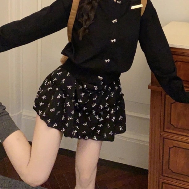 【1つ買うと10つ無料】春の女性のための黒い花のスカートハイウエストスカートスリム ライン傘スカートショートスカートスイートスタイルケーキスカート