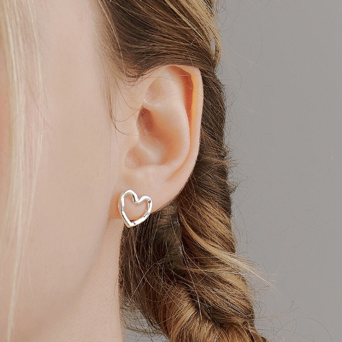 収支オーマイガールユビングォンウンビ着用ugly heart earring/韓国の人気ブランド 韓国正規品 韓国の人気商品 韓国ファッション 韓国ジュエリー デイリーアクセサリー SNSで人