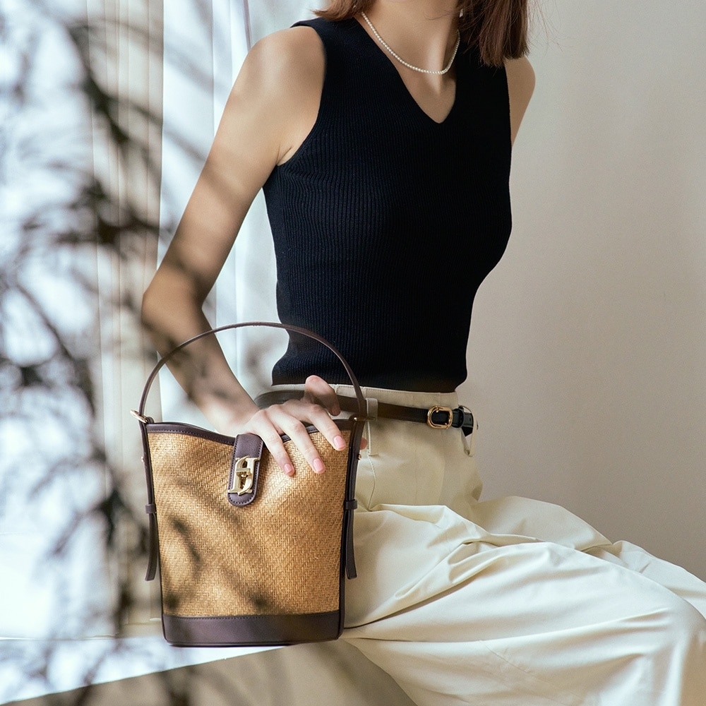 ジャスティナヴィータラタン SM バケットバッグ (ジョンチャ2BS888DB260)