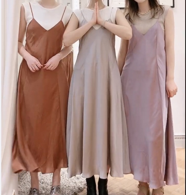 ワンピース キャミソール ロング ミモレ 袖なし フレア Aライン バックシャン バックコンシャス 背中開き サテン バックリボン 薄手 大人可愛い きれいめ シンプル 春 夏 デート 韓国 7,030円