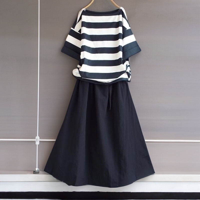【絶対流行】 シンプル ボーダー ラウンドネック Ｔシャツ スカート 大人可愛いAライン 2点セット