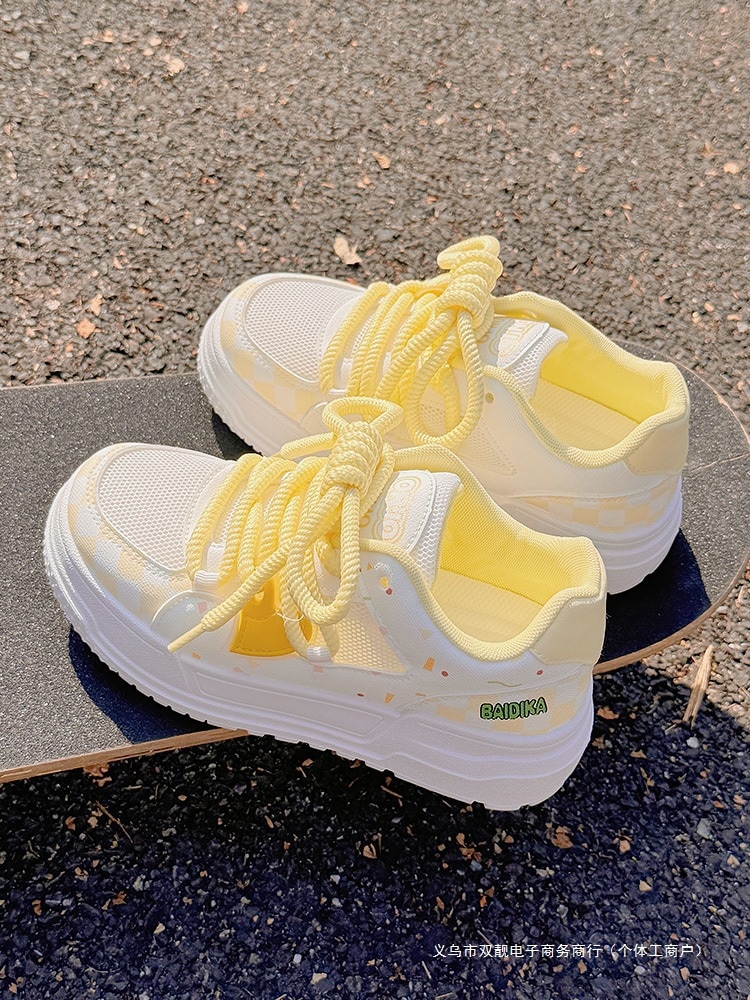 夏の女性の靴厚底パンプス女性の通気性メッシュシューズスカート付きシューズニッチな白い靴スポーツシューズ