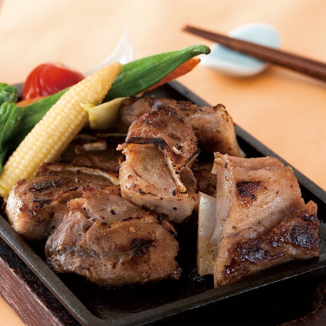 神奈川 三浦三崎 まぐろ骨付カルビ食べ比べ 天然めばちまぐろのカマ肉使用骨付塩カルビ500g 骨付タレカルビ500g 【産直メーカー直送品】