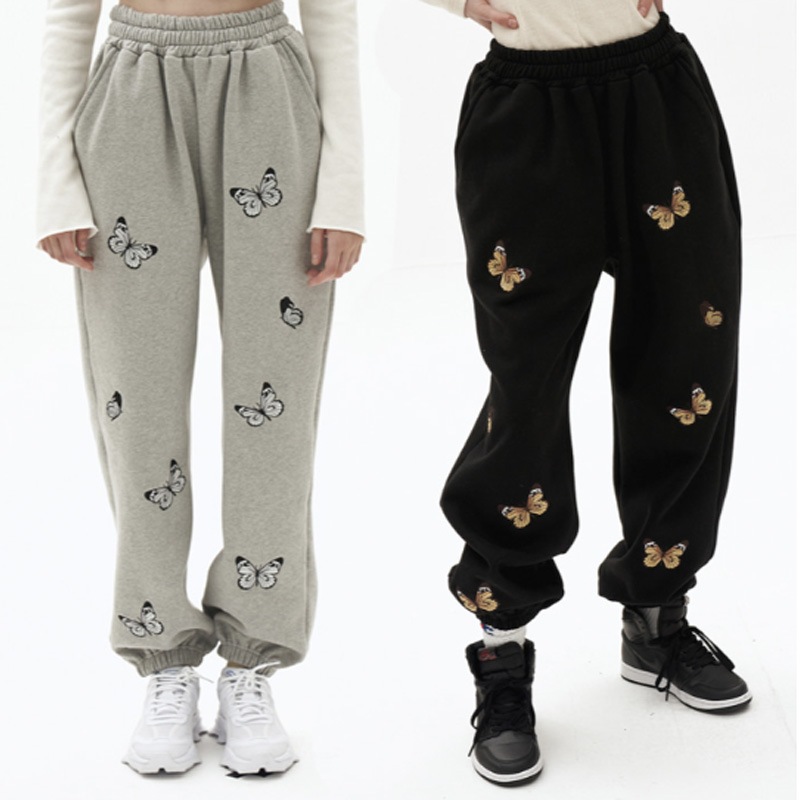 [ODDONEOUT] [韓国人気芸能人着用 ] 秋トレーナー Butterfly needlework sweatpants