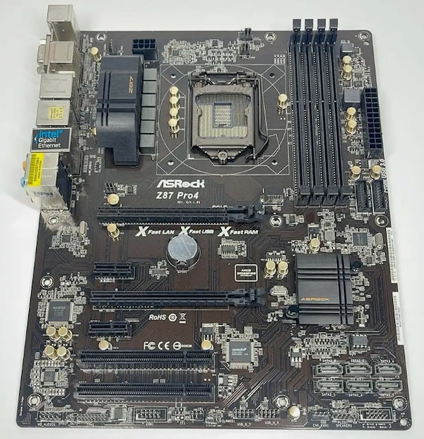 ASRock Z87 Pro 4 i7 4770K 8x2 16GB ファン付き ASRock Z87 Pro 4 i7 4770K 8x2 16GB ファン付き