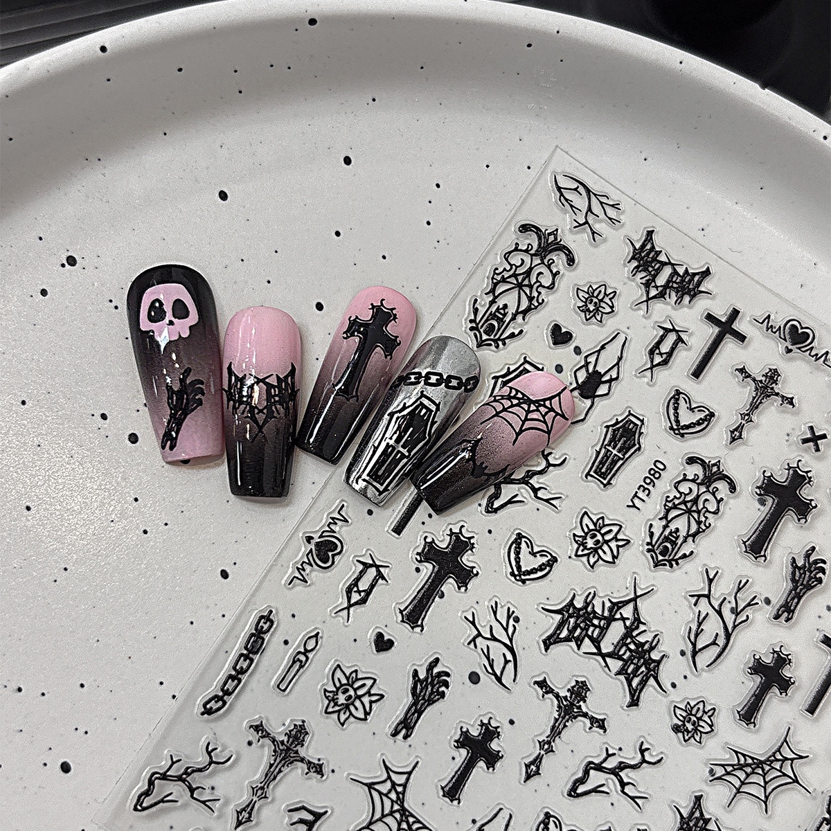 【1点ご購入 で10点プレゼントいたします】ダークカラーの落書きネイルシールハロウィン2025バックジェルエンボスネイル