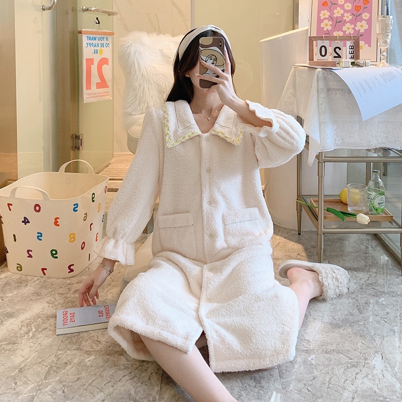 大きいサイズ パジャマ もこもこ 冬 秋冬 厚手暖かいナイトウェア レディース 長袖 上下セット ルームウェア 部屋着 寝間着 韓国フランスの寝スカート女子冬の厚い加絨のコーラルの宮廷風王女仙気パジ 6,424円