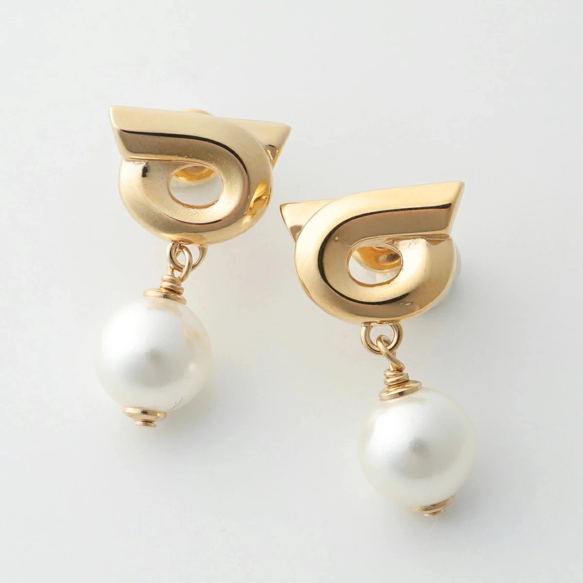 FERRAGAMO フェラガモ ピアス 76 0780 レディース ガンチーニ アクセサリー パール 001/ORO-PERLA