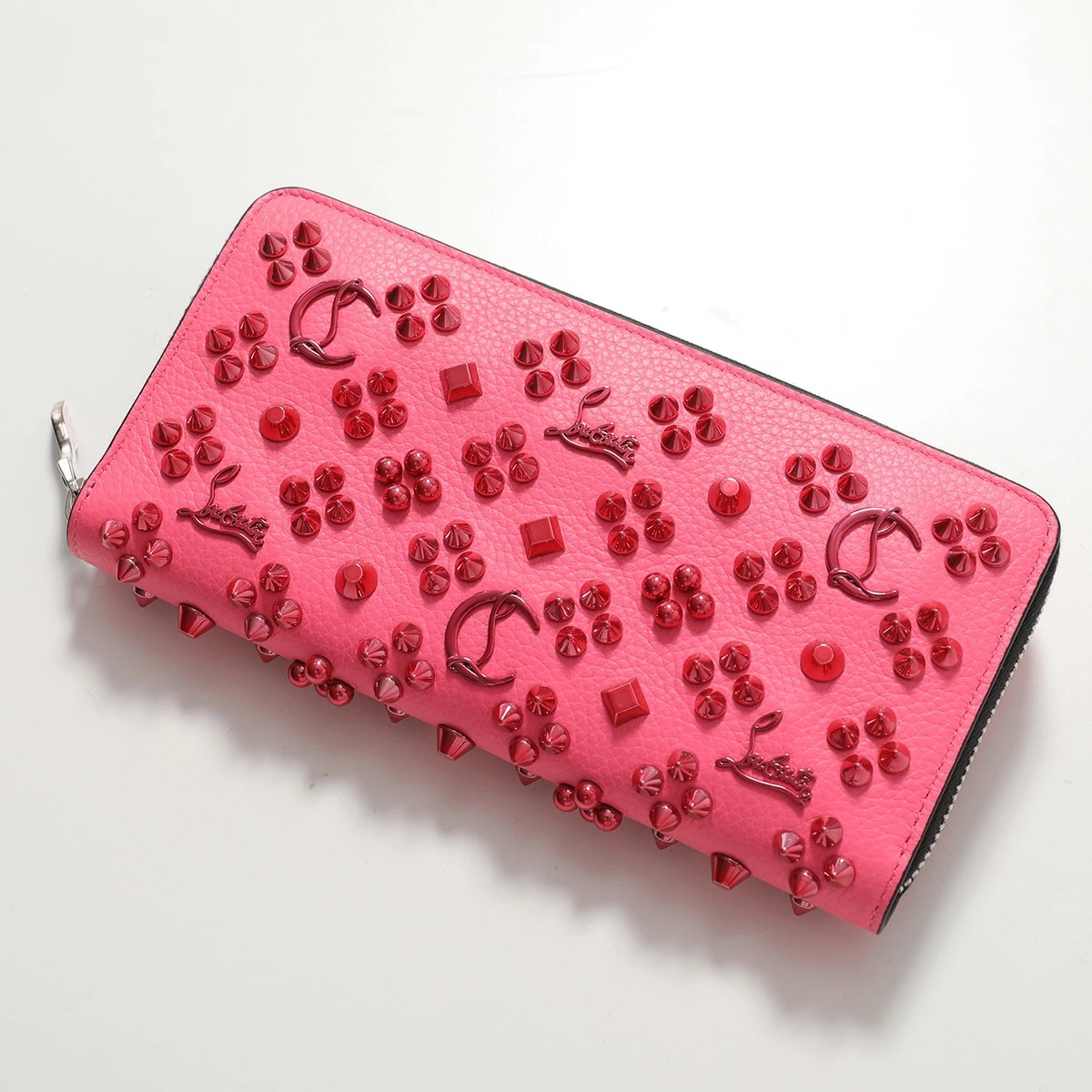 Christian Louboutin クリスチャンルブタン 長財布 Panettone 3175224 レディース レザー ラウンドファスナー スタッズ メタルロゴ カラー2色