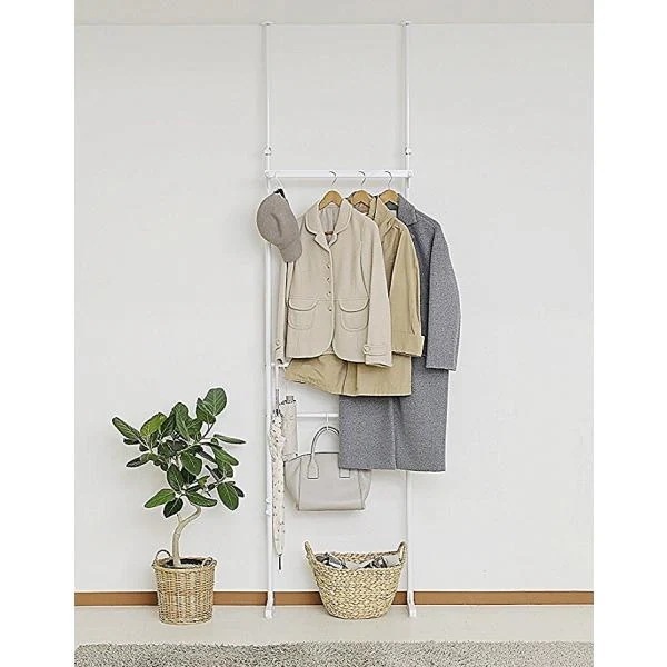 ハンガーラック つっぱり 白 洋服掛け クロムメッキ 省スペース おしゃれ 玄関収納 傘立て 身支度ラック 段差対応 突っ張り 幅62cm