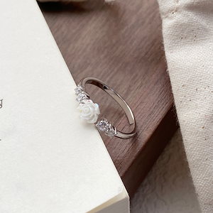 【1点ご購入 で10点プレゼントいたします】足銀の甘い気質が鮮やかなバラの指輪女性の花の指輪超仙人の手飾り