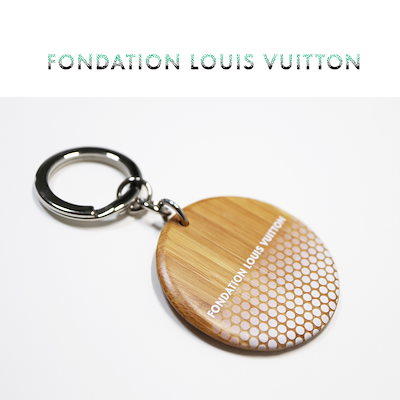 超人気FONDATION LOUIS VUITTON 美術館限定 丸形キーホルダ...のサムネイル