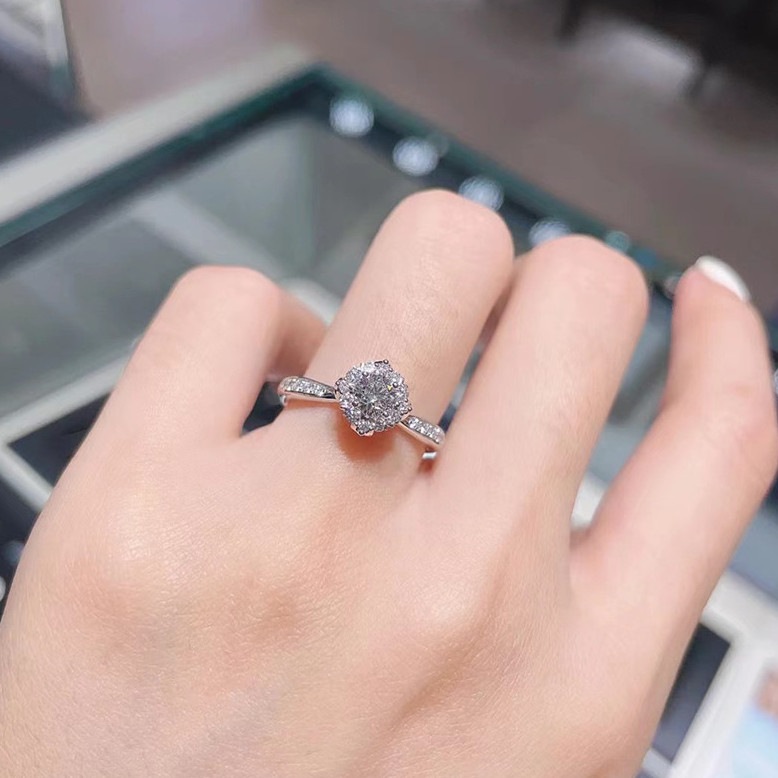 リング 0.5ct プラチナ 一粒デザイン プレゼント ギフト 記念日 誕生日 彼女 ホワイトデー 指輪 モアサナイト 0.5カラット おしゃれ レディース アクセサリー お祝い シルバーリング