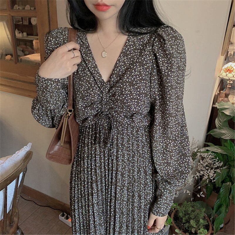 2色 ワンピース 長袖 春 夏 秋 きれいめ カジュアル かわいい ロング aライン Aライン フレア ティアード ワンピドレス ミモレ ミモレ丈 ロング ロング丈 ぽわん袖 パフスリーブ Vネック 5,724円