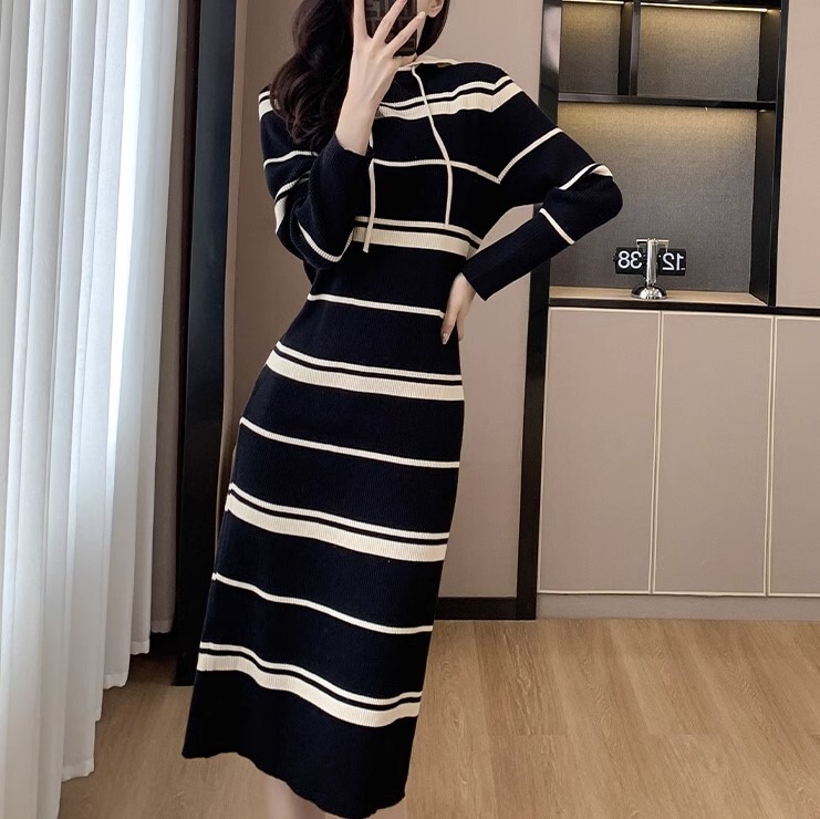 フード付きニットワンピ ミッドレングススカート ワンピース 高級 ニッチ ひざ丈 長袖 ニット かわいい 大人可愛い きれいめ シンプル カジュアル 大人 上品 おしゃれ お洒落 かっこいい 大人女子