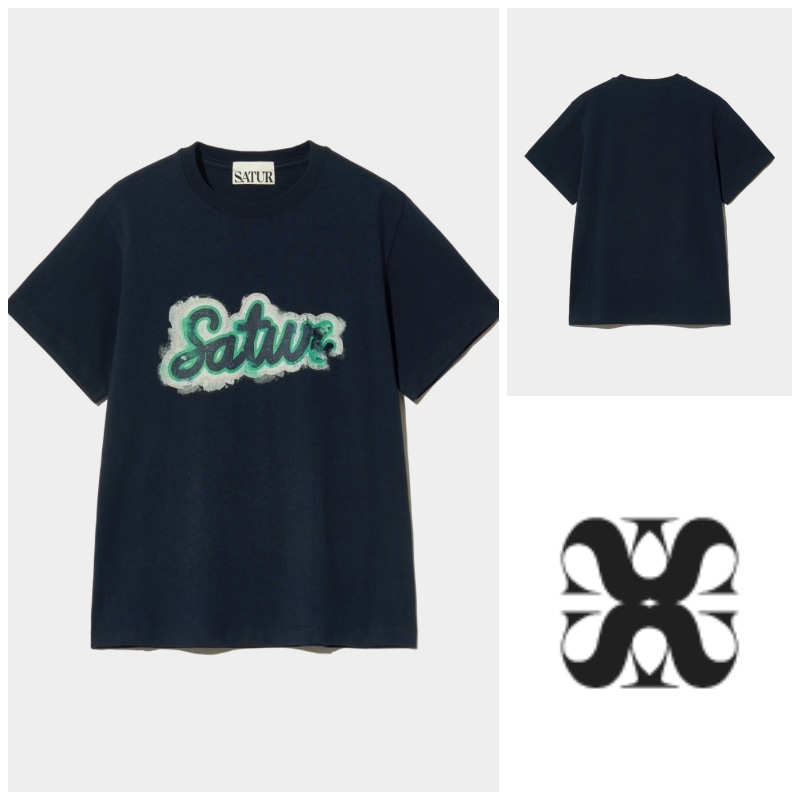 ☆送料・関税込☆SATUR★Smudged logo Artwork T-Shirt★ SATUR】 (W) SMUDGED LOGO ARTWORK T-SHIRT : VINTAGE NAVY