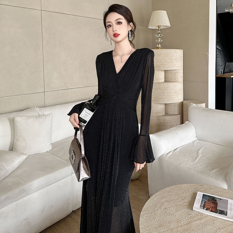 2024秋服新型女性フレンチデザインねじれデザイン感フレアスリーブスリムロングワンピース21105 4,513円