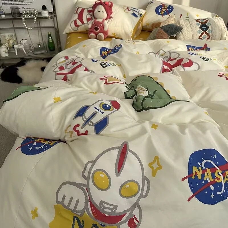 大好評 ウルトラマンが怪獣を殴る全綿ベッドの上に純綿アニメの布団カバーシーツのベッドカバーの笠の代金の3つのセット