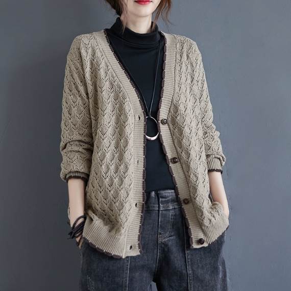 トップス カーディガン 袖付き 長袖 襟なし 前開き ボタン ニット かわいい 大人可愛い きれいめ シンプル 大人 上品 おしゃれ かっこいい 大人女子 レトロ こなれ感 ラフ クール モダン 個性