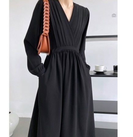 デート モテコーデ ワンピース ワンピドレス 膝下 袖あり 長袖 Vネック フレア セミフレア シフォン ウエストマーク かわいい 可愛い きれいめ 上品 おしゃれ お洒落 可愛い