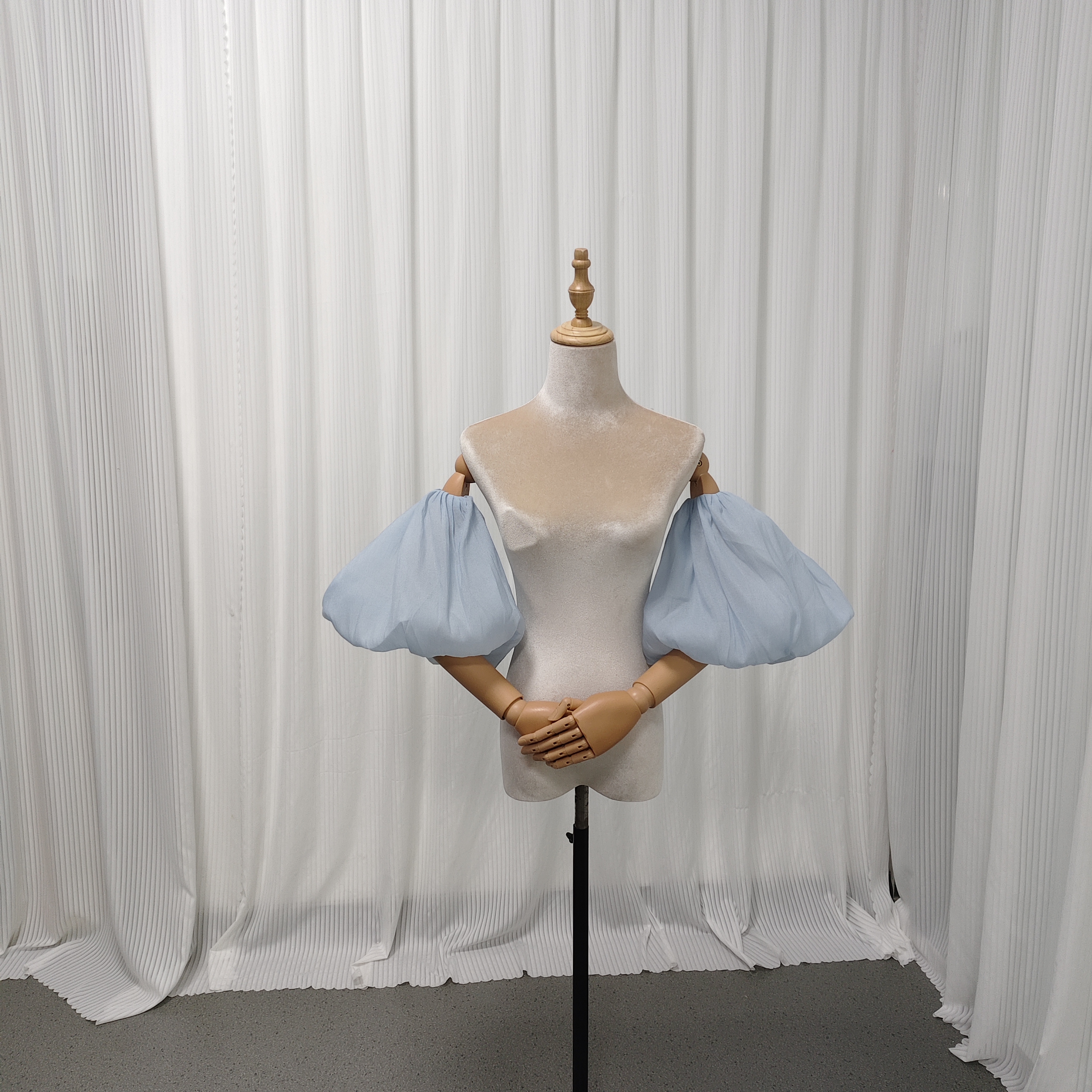 パフスリーブ 爽やかで優しいブルー ソフトチュール 可愛い ストレッチ 花嫁