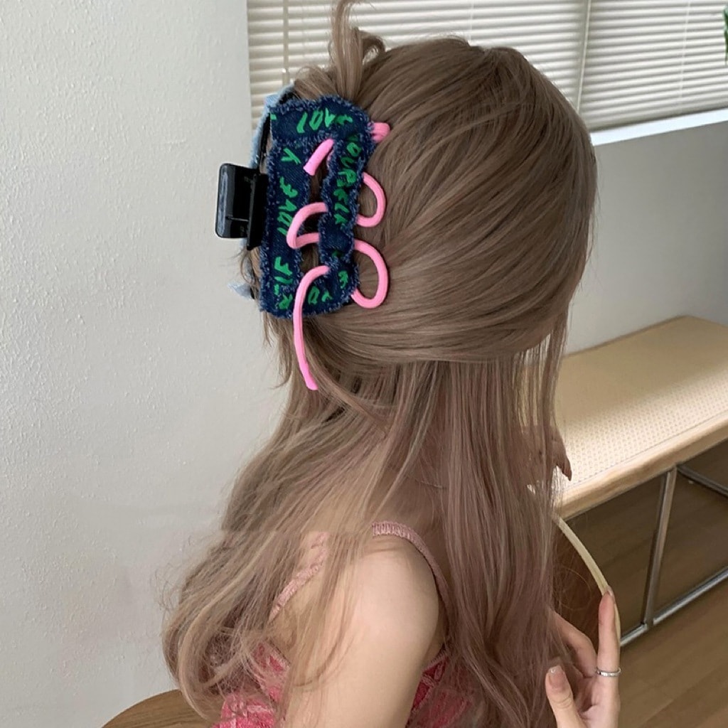 後頭部でお団子ヘアの女性向けの新しい両面デニム特大ヘアクシャーククガーリーな気質甘い掴むクトレンド