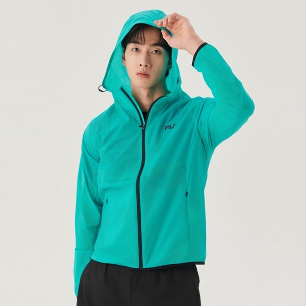 FILA 軽量ストレッチランニングウインドブレーカー