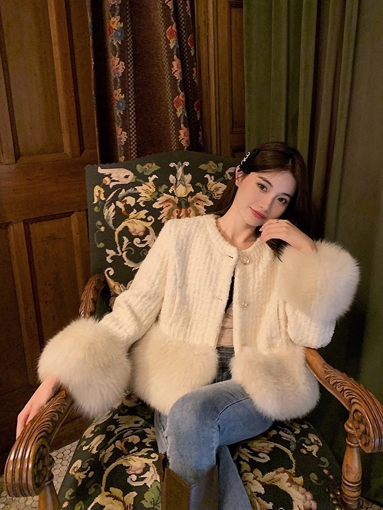 レディースイミテーションキツネの毛皮のファーコート厚みのある秋冬の新しいスタイルの小さな香りのコットンコート若いスタイルの毛皮のコート高級感