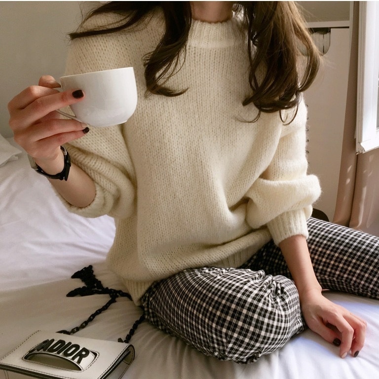 ニット シンプル セーター 形きれい 使いやすい 赤 韓国 レディース オルチャン デイリー 使いやすい メンズライク 青 白 ホワイト オレンジ ブルー ボーイッシュ セクシー 無地